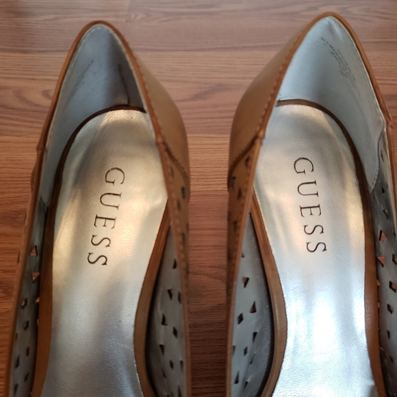 Guess tan cutout open toe pump bow platform heel - Picture 5 of 7